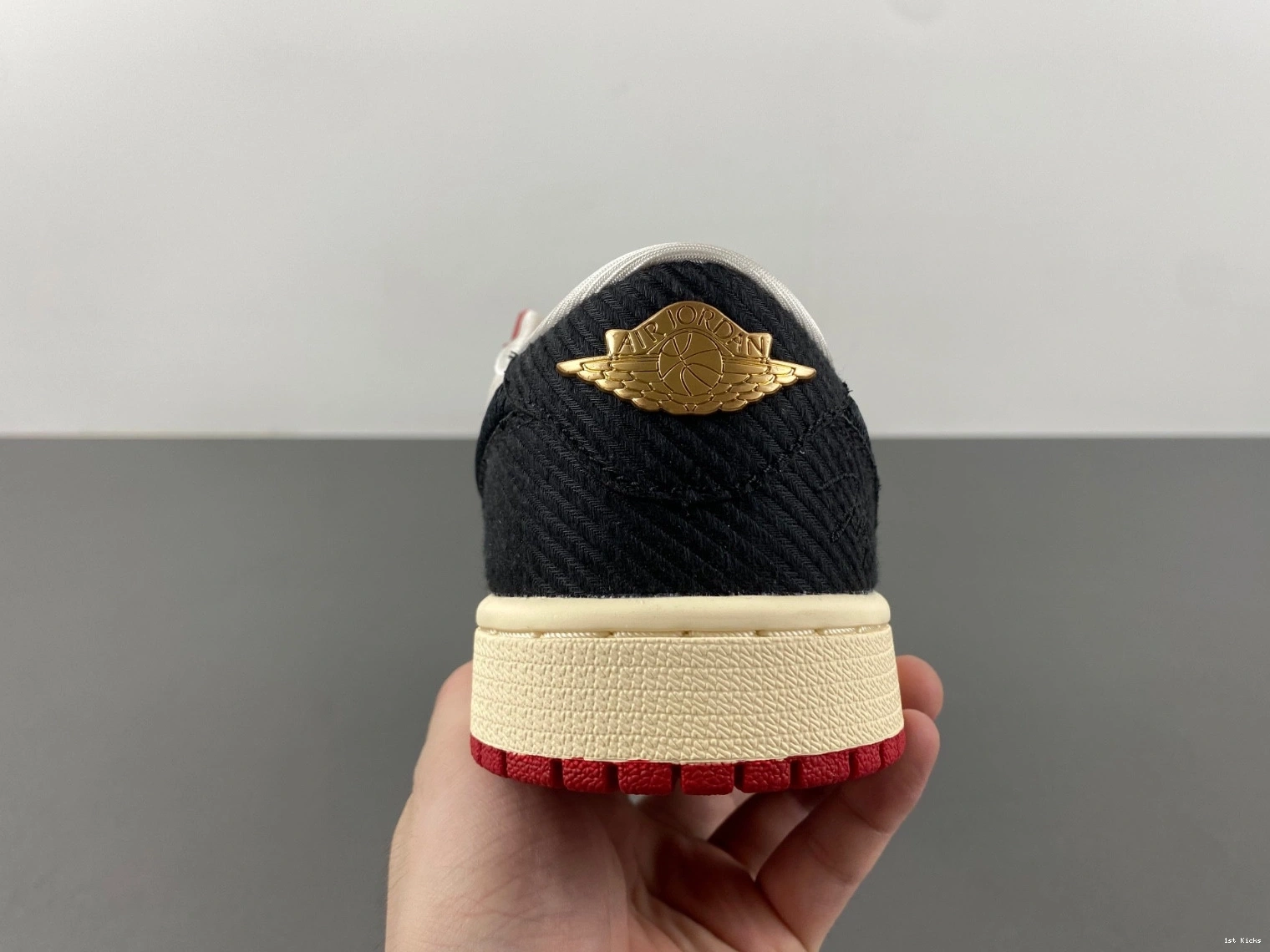 1 Low OG Trophy Air FN0432-100 Jordan Room 1022